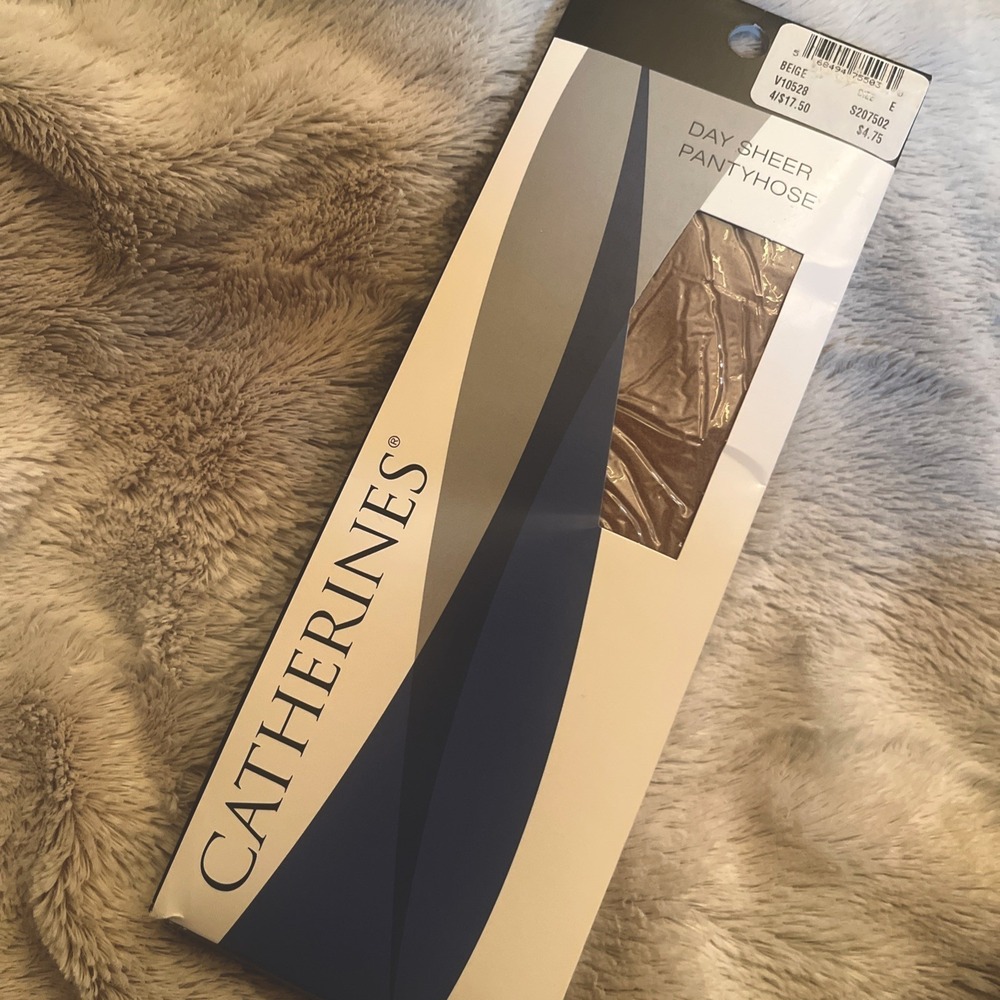 NOS Catherines Day Sheer Pantyhose Beige Size E Knit In USA. Classic Hosiery